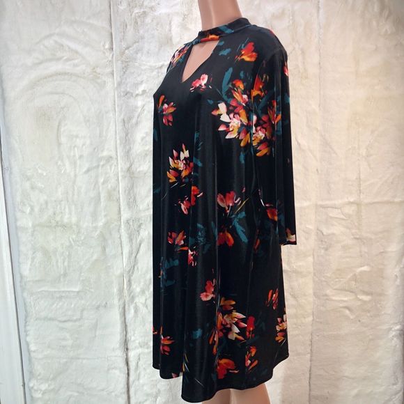 NEW -VELVET WOMEN DRESS Boutique+ Floral Velvet Choker Flare Hem - Picture 6 of 11